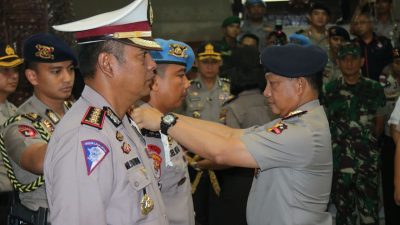 Berhasil Lumpuhkan Teroris, Kapolri Beri Penghargaan untuk Anggota Polda Riau