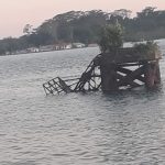 Sebuah Mercusuar Roboh di Pulau Sikakap Mentawai Akibat Gempa