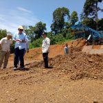 Jalan Menuju ke Pelabuhan Teluk Tapang Masih Berlumpur