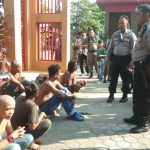 Belasan Anak Punk Serang Mako Satpol PP Kota Padang