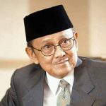 Menghormati Habibie, Kibarkan Bendera Setengah Tiang Tiga Hari