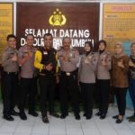 Polres Payakumbuh Bersama Kurir Online , Bantu 7 Anak Yatim