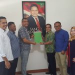 Riza Falepi Serahkan Berkas Bacalon Gubernur Ke PKB