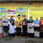 YB Dt. Parmato Alam Dampingi SMKS 2 Kosgoro Serahkan Bantuan APD Produksi Kofacare Ke RSUD Adnaan WD Payakumbuh
