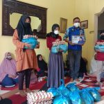 Terus Berbagi, Srikandi Luhak Limopuluah Rezka Oktoberia Santuni Anak Yatim