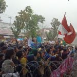Ketua DPRD Sumbar Supardi Dilempari, Demo di Padang Ricuh