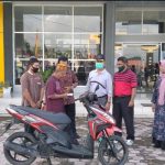 Motornya Hilang Saat PKL, Zulfikar Mahasiswa UM Sumbar Dapatkan Ganti Baru Dari Kadisnakerin Kota Payakumbuh Dan Baznas Limapuluh Kota