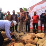 UMSB Payakumbuh Bakal Punya Mesjid, Wako Riza Falepi Letakkan Batu Pembangunan Pertama