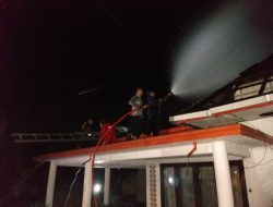 Sigap, Damkar Payakumbuh Padamkan 2 Kebakaran Di Payakumbuh Barat