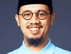 Semua PNS Bukittinggi Pasang Gambar Wako Erman Safar “Tidak Loyal Adalah Bibit Seorang Pengkhianat”
