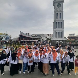 40 Purna Tugas Pekerja Sosial Kota Bukittinggi Menjalin Silaturahmi di Jam Gadang