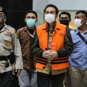Putusan Hakim Ditunda,Azis Syamsuddin : Selamat Hari Kasih Sayang