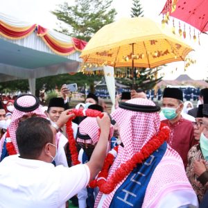 Mustafa Kalungi Bunga Saat Duta Besar Arab Saudi Kunjungi ICBS