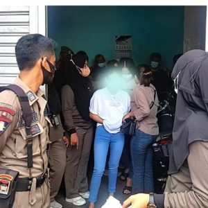 Satpol PP Padang Unjuk Gigi, Penghuni Rumah Kos Digeledah