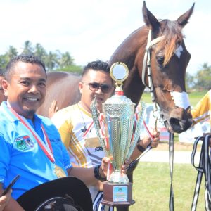 Kuda Walikota Payakumbuh Keluar Sebagai Juara Pada Payakumbuh – Bank Nagari Open Race 2022, Mustafa Sambut Pialanya