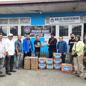 Ikut Merasakan Duka, DPC Demokrat Berikan Sembako Buat  Bencana Alam di Pasaman Barat
