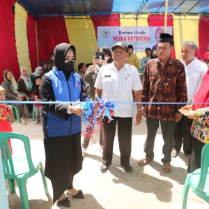 Rezka Oktoberia Resmikan Pembangunan Sanitasi di Nagari Koto Tinggi