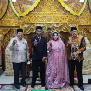 Bertabur Kebahagiaan, Gita Dan Fauzi Menikah Di MPP Kota Payakumbuh