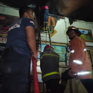 Berkat Kecepatan Damkar Payakumbuh, Warung Sarapan Pagi Tak Jadi Rata Dengan Tanah