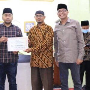 Wako Riza Falepi Dampingi TSR Prov Sumbar Ke Mesjid Al-Wustha Parik Rantang