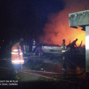 Damkar Payakumbuh Berjibaku Dengan Si Jago Merah Jelang Ramadhan, Kebakaran Terjadi Di Kuburan Cino dan Rumah Yulinar