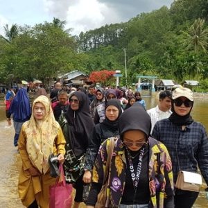 Libur Lebaran,Kapalo Banda Diserbu Wisatawan