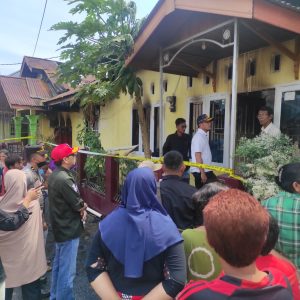 Rumah Ujang Terbakar Di Kapalo Koto Dibalai, 5 Armada Damkar Dikerahkan
