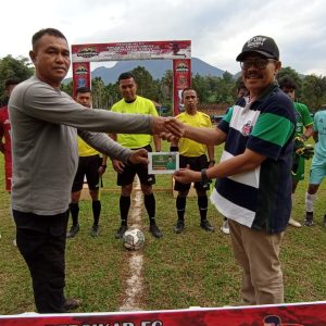 Edward DF Bantu Operasional Turnamen Persikab FC Sitapa, Mungka Selection ke 8 Besar