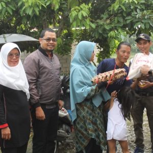 Wako Rida Ananda Turun Langsung Beri Semangat Moril Syafrinal, Warga Yang Rumahnya Ditimpa Pohon