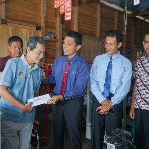 Kunjungi ASN Sakit, Wali Kota Hibur dan Berikan Bantuan