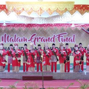FAJRI AHMAD SYAFRIL DAN ELVA YULIATI DINOBATKAN SEBAGAI UDA & UNI DUTA WISATA 2022, INI PESAN BUPATI SAFARUDDIN