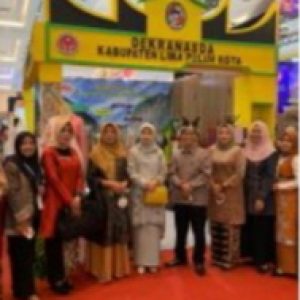 DEKRANASDA LIMAPULUH KOTA BOYONG 19 PRODUK IKM KE  INACRAFT DAN  MINANGKABAU HERITAGE 2022 DI JAKARTA
