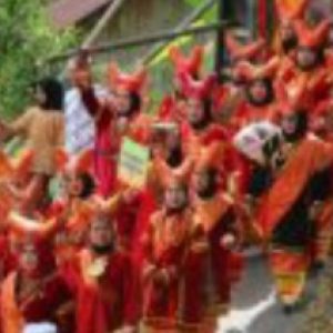 LESTARIKAN ADAT DAN BUDAYA, BUPATI SAFARUDDIN BUKA FESTIVAL LENGGANG SARIBU TALAM