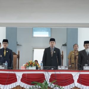 BUPATI SAFARUDDIN DAN SEKDA SAMPAIKAN 70 BUTIR JAWABAN ATAS PANDANGAN UMUM TERHADAP RAPBD 2023 DAN PENYERTAAN MODAL PEMDA