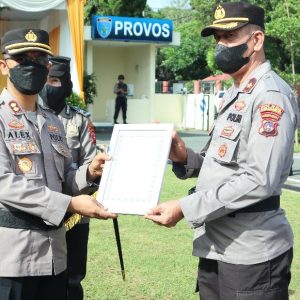 Ungkap Kasus Menonjol, Kapolres Payakumbuh Berikan Penghargaan Kepada Personil