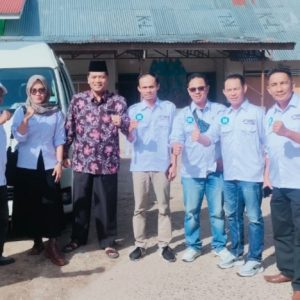 Irfendi  Arbi Lepas Keberangkatan Rombongan SMSI Luak 50 Study Komparatif  Ke Pekan  Baru