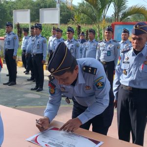 Kalapas Kelas IIA Bukittinggi dan Jajaran Berkomitmen Meningkatkan Kinerja Tahun 2023