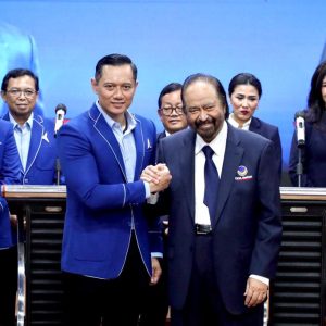 AHY dan Rezka Sambut Kedatangan Surya Paloh ke DPP Demokrat