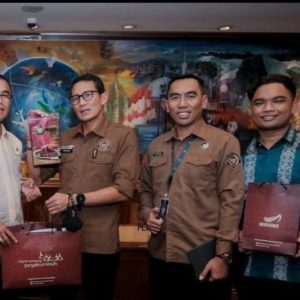 Bertemu Menparekraf Sandiaga Uno, Pj. Wako Rida Ingin Rendang Payakumbuh Jadi Brand Leader Pasar Global