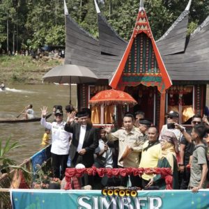 Potang Balimau Kembali Digelar, Dibuka Gubernur Mahyeldi,Ribuan Masyarakat Pangkalan Bersukacita di Batang Maek