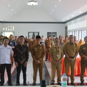 Tingkatkan Profesionalisme ASN dalam Pengadaan Barang/Jasa,Bupati Safaruddin Buka Bimtek Kompetensi PBJ