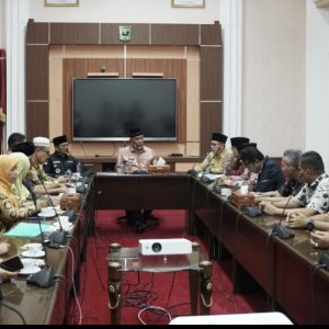Bahas Persiapan ‘Malakok’ Keluarga Bung Hatta,Gubernur Mahyeldi : Apresiasi Masyarakat Batu Ampa dan Siap Dukung Penuh