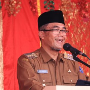 Disertai Penyerahan Bantuan Pendidikan, Pj Walikota Payakumbuh Hadiri Peringatan Puncak HUT Kecamatan Latina Ke-14
