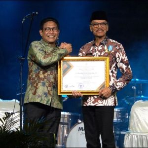 TRANSFORMASI 12 BUMdes/NAGARI EKS PNPM, PEMKAB LIMAPULUH KOTA RAIH PENGHARGAAN KEMENDES PDTT