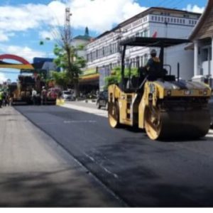 Bekas Galian Drinase Primer Mulai Diaspal untuk Keamanan dan Kenyamanan Warga yang Melintas