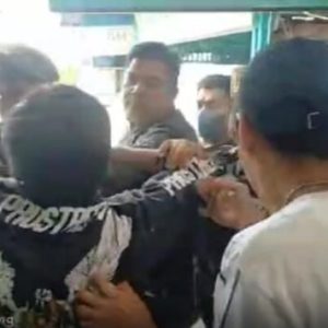 Satpol PP Kota Bukittinggi Tertibkan Pedagang Warkel di Los Lambung dan Pasar Aur