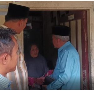 ASN Diskominfo Lakukan Aksi Sosial Bukittinggi Peduli, Berinfak untuk Warga Kurang Mampu