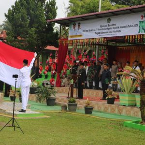 BUPATI SAFARUDDIN PIMPIN UPACARA PERINGATAN HARI AMAL BAKHTI KE-77 KEMENTERIAN AGAMA