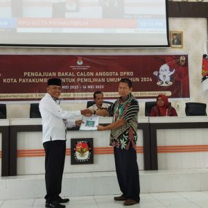 DPC PKB Kota Payakumbuh Serahkan Berkas Bacaleg ke KPU, Tergetkan Satu Kursi Perdapil