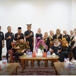 Wako Erman Safar Mendukung Penuh Sanggar Syofyani Asal Bukittinggi di Festival Montoire Prancis